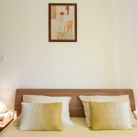 Apartment Helga Liznjan Bagian luar foto