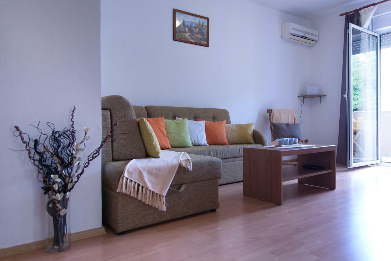 Apartment Helga Liznjan Bagian luar foto