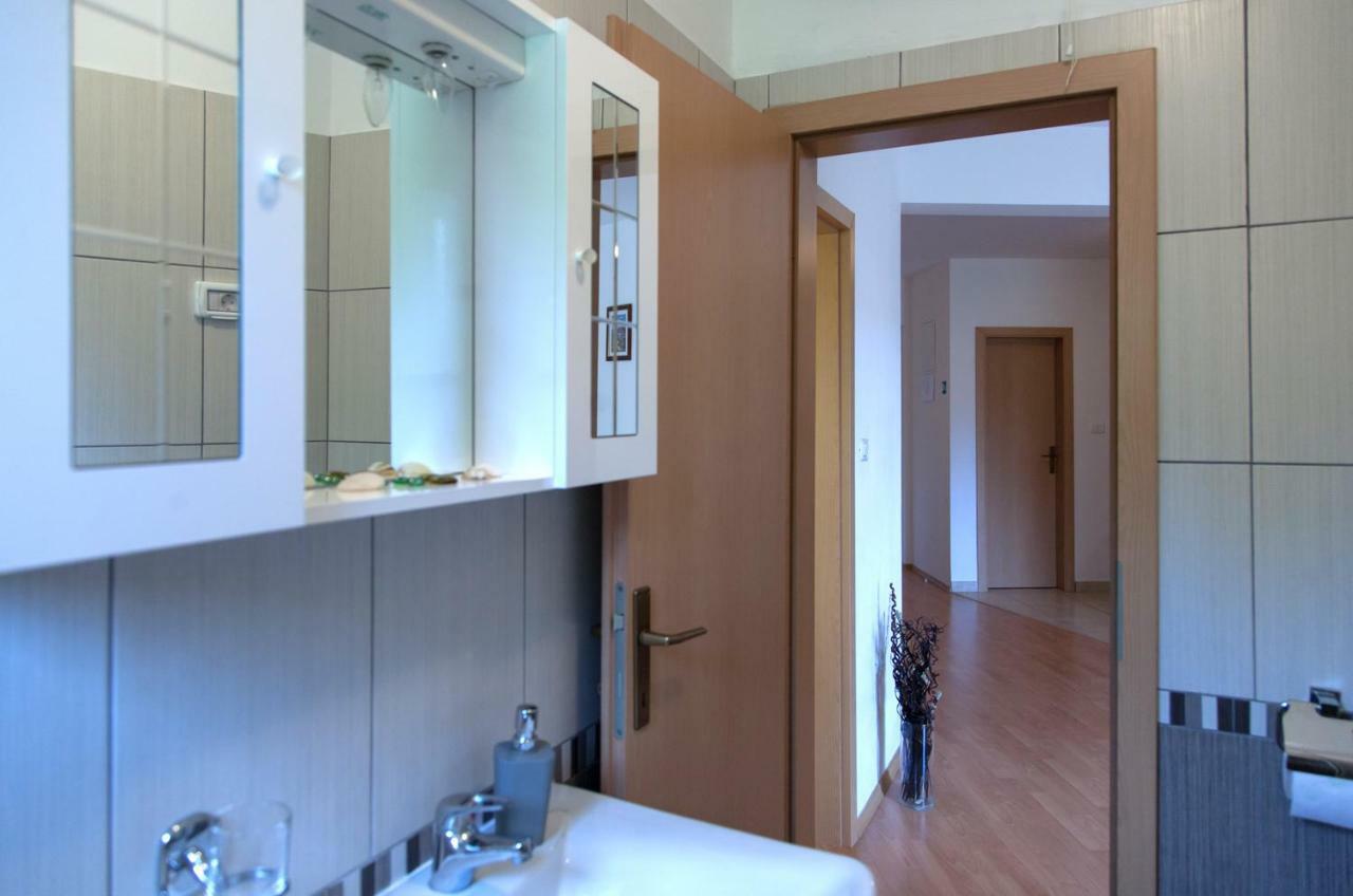 Apartment Helga Liznjan Bagian luar foto