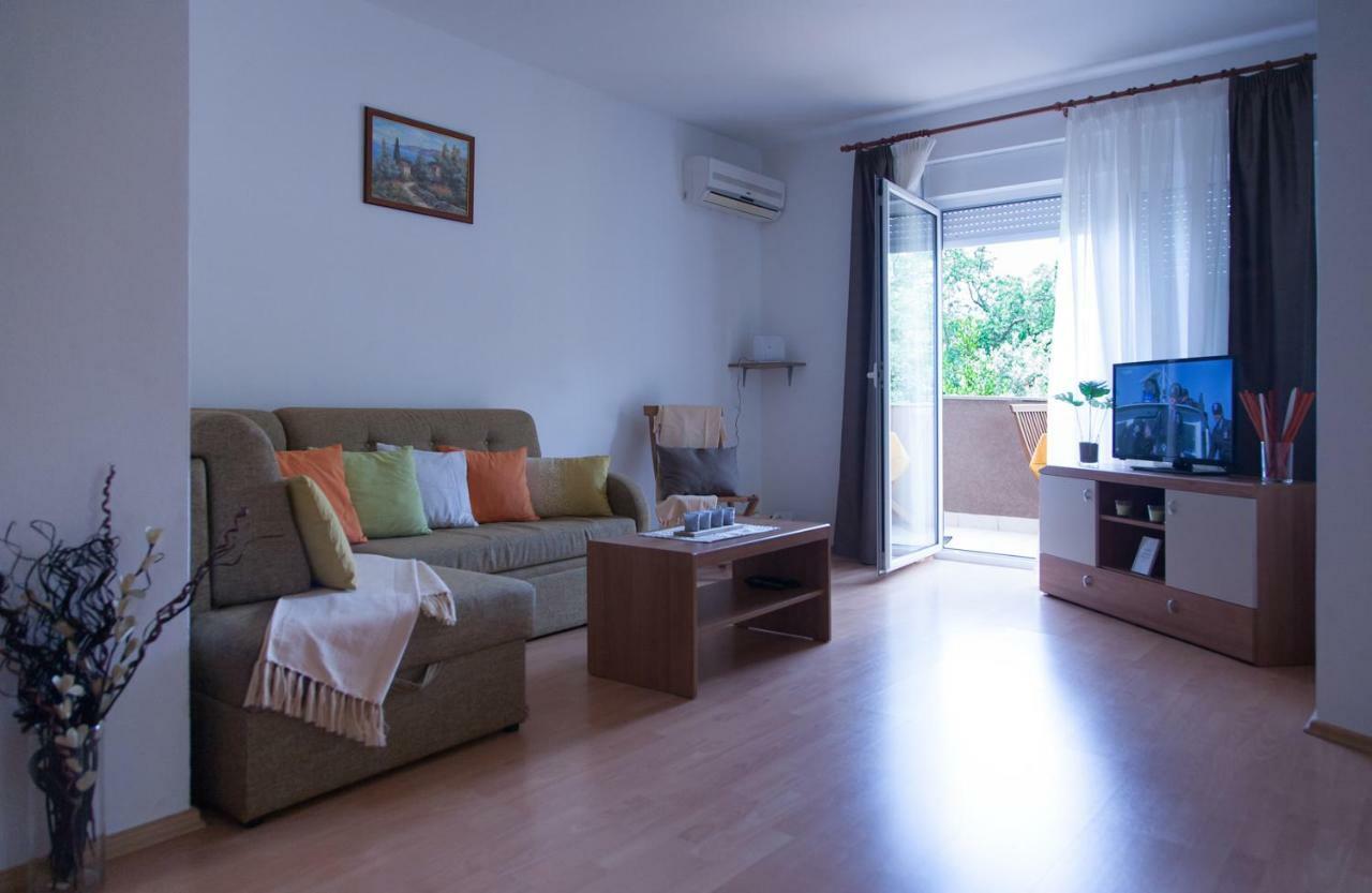 Apartment Helga Liznjan Bagian luar foto
