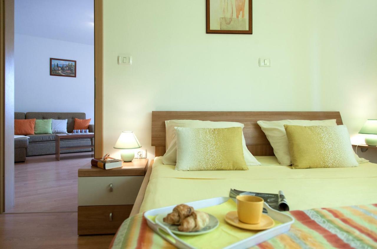 Apartment Helga Liznjan Bagian luar foto