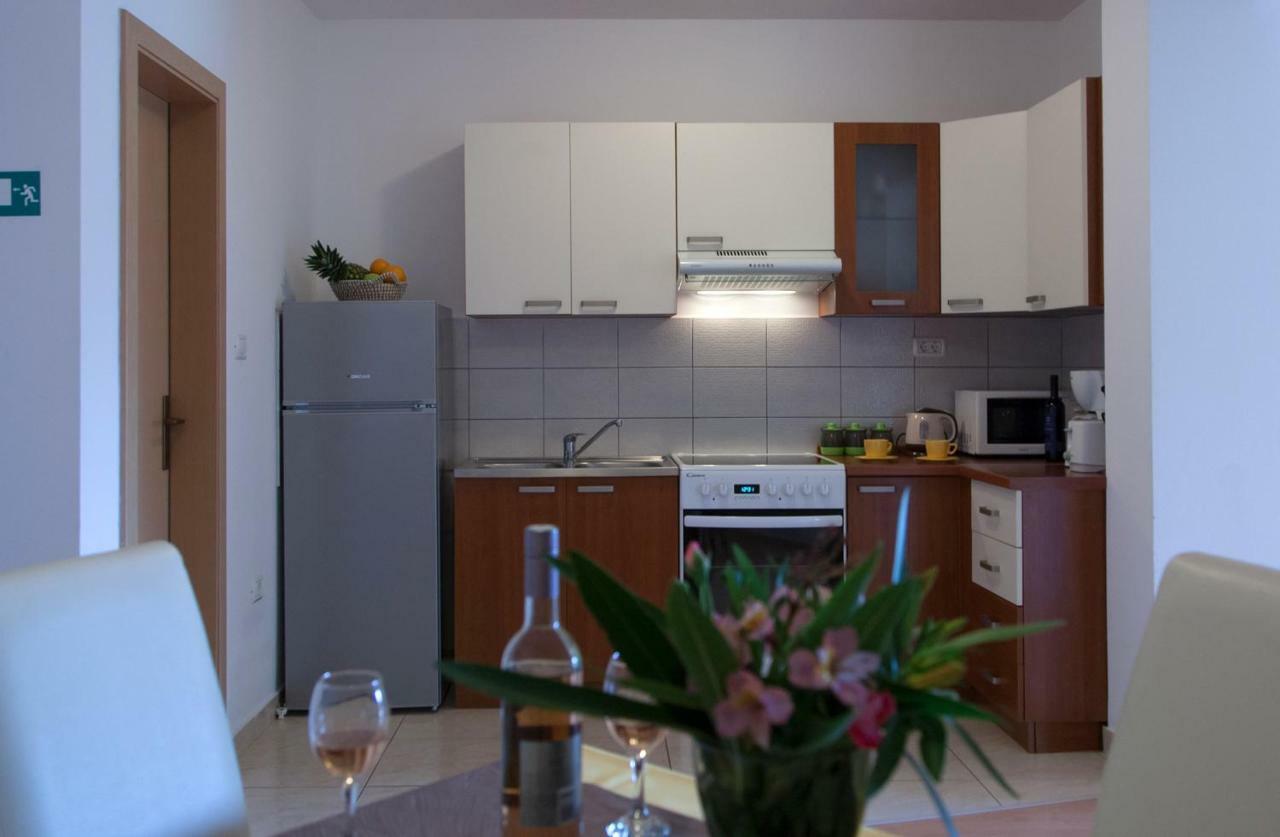 Apartment Helga Liznjan Bagian luar foto